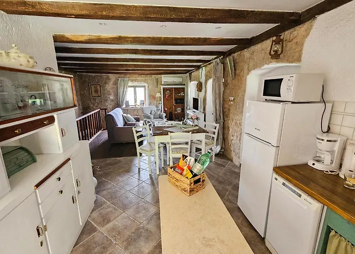 2 Bedroom Cozy In Semesterbostad *