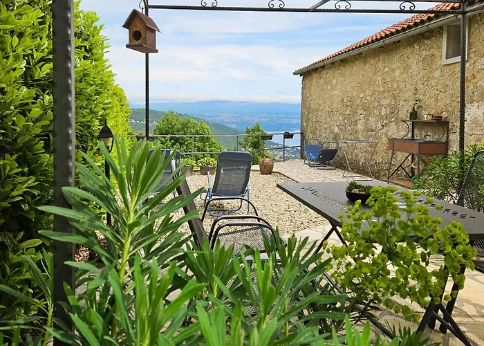 2 Bedroom Cozy In Semesterbostad *