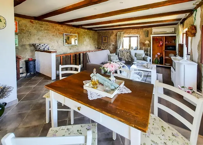 Prázdninový dům 2 Bedroom Cozy In Lovran
