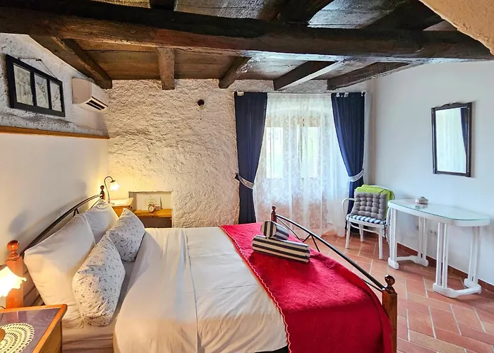2 Bedroom Cozy In Prázdninový dům